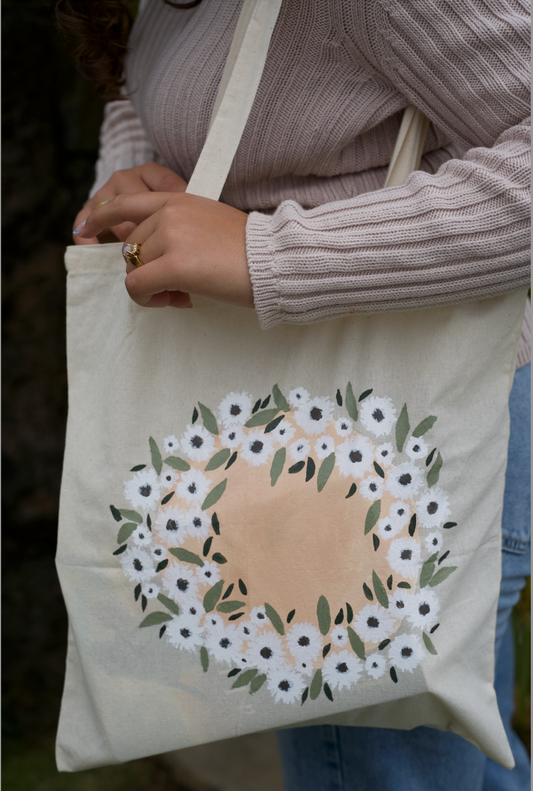 White Daisy tote bag