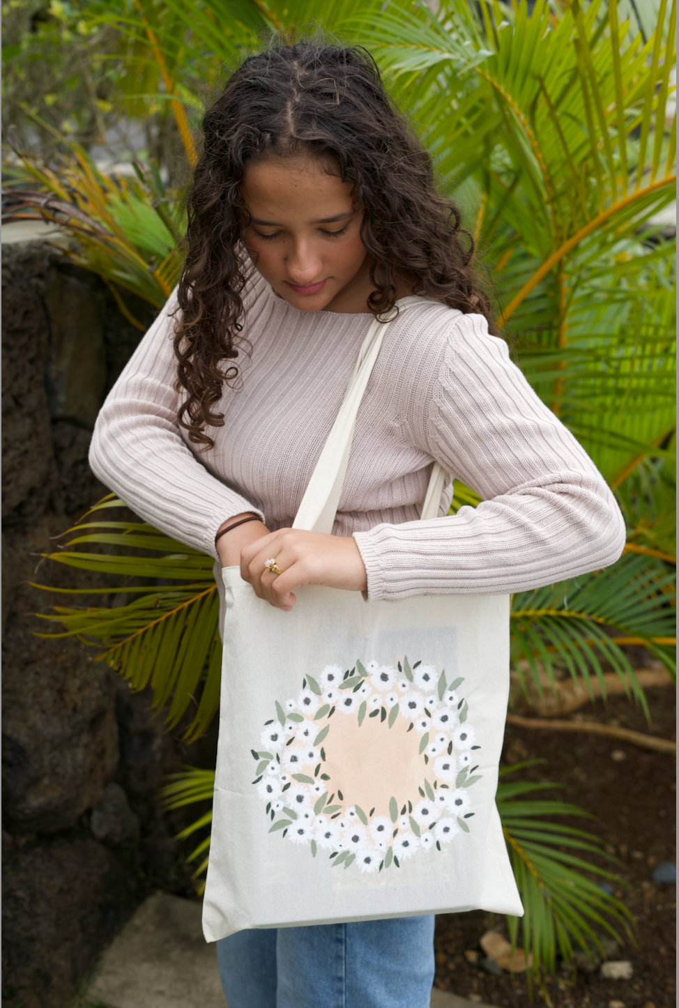 White Daisy tote bag